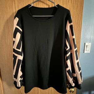 SHEIN Black and Tan Geometric Sleeve Top